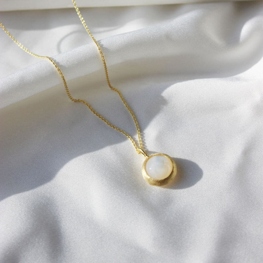 Mona - Mother of Pearl Necklace 18K Gold Plate