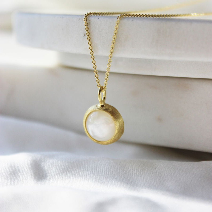 Mona - Mother of Pearl Necklace 18K Gold Plate