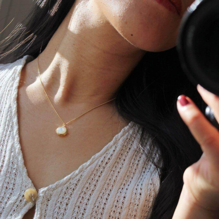 Mona - Mother of Pearl Necklace 18K Gold Plate