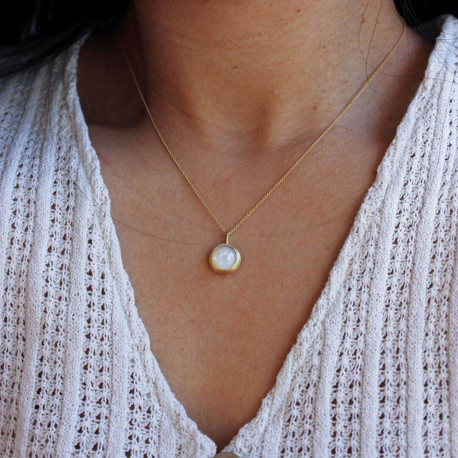 Mona - Mother of Pearl Necklace 18K Gold Plate